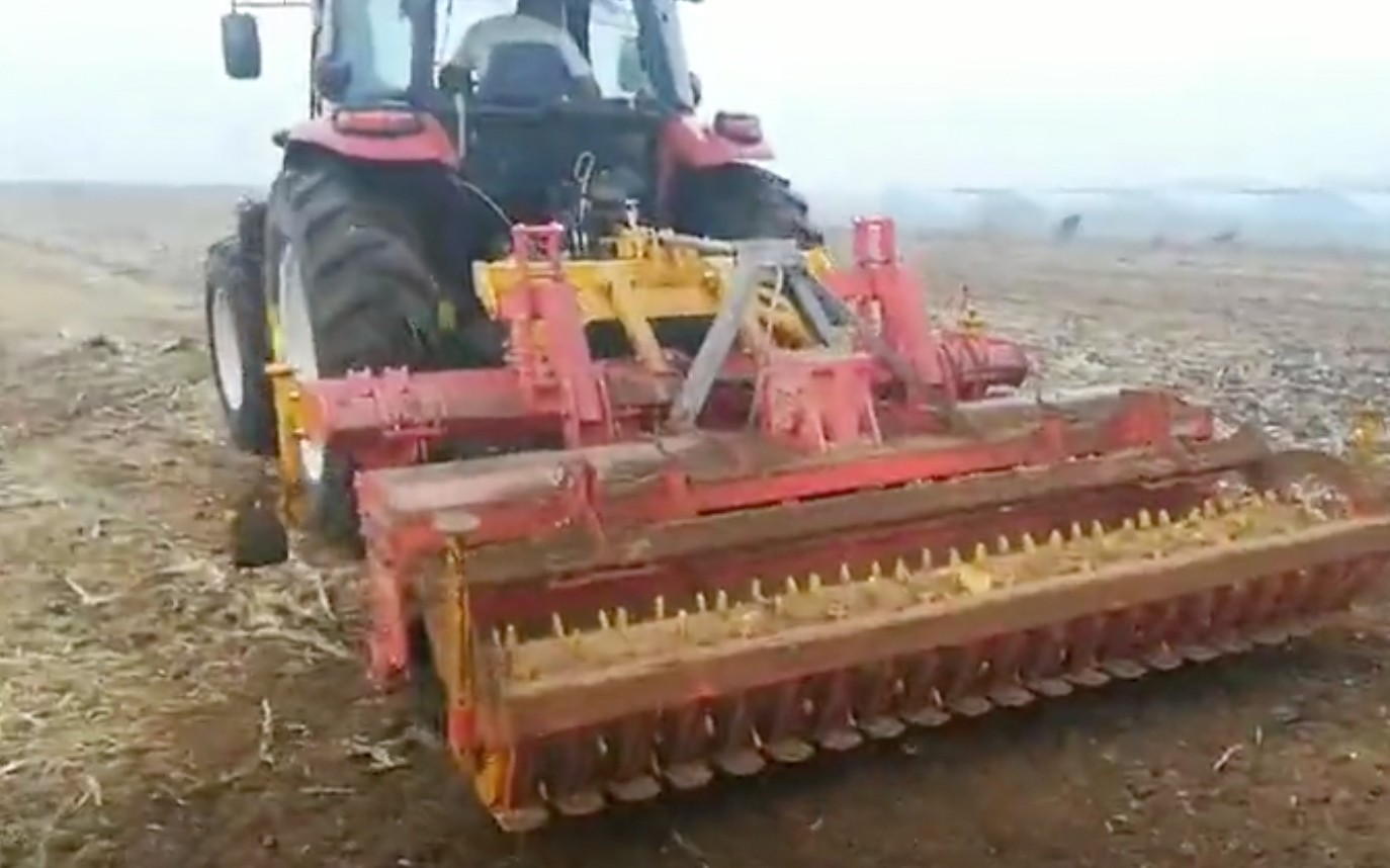 深松機，聯(lián)合耕整機作業(yè)視頻